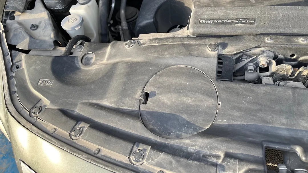 Radiator cover baffle - 2013 Infiniti JX35