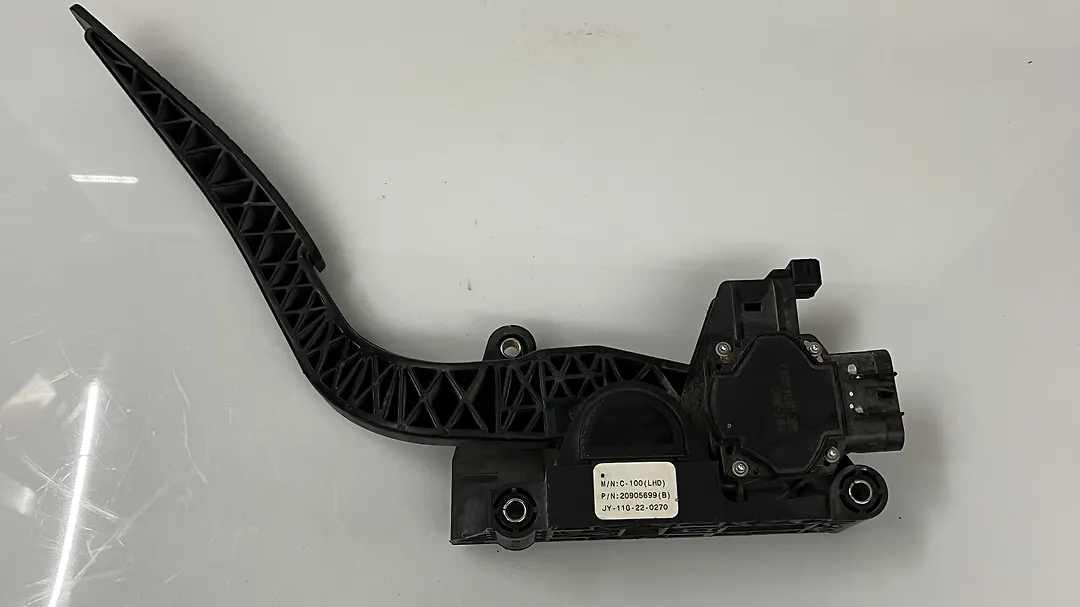 Accelerator pedal - 2011 Chevrolet Camaro LT2