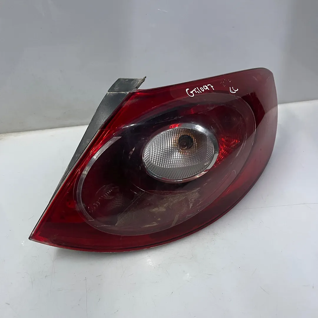 Tail Light (RH) - 2012 Volkswagen Passat