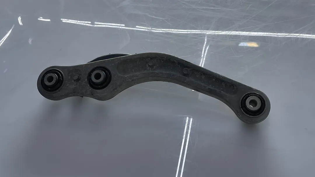 Lower arm (RH) - 2003 Audi A8