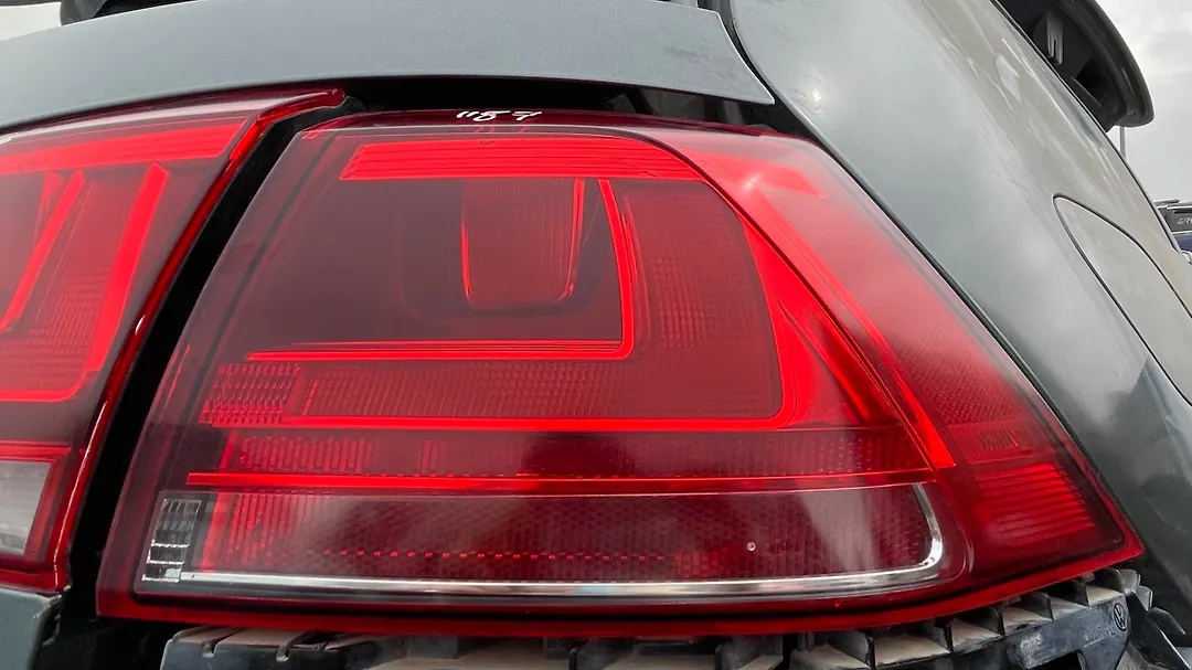 Tail Light (RH) - 2015 Volkswagen Golf