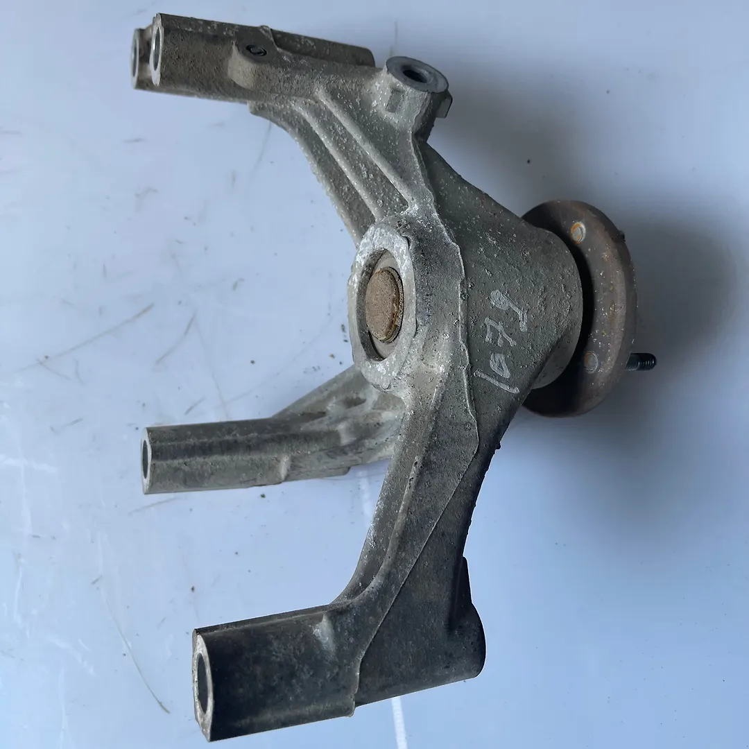 Clutch bracket - 2010 Nissan Armada