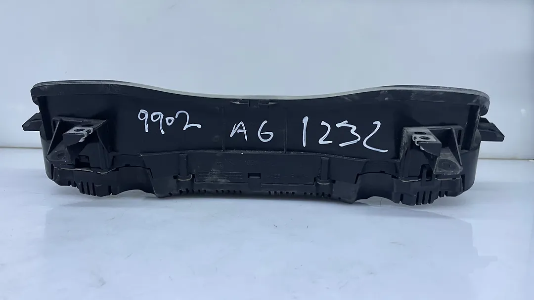 Speedometer - 2016 Audi A6