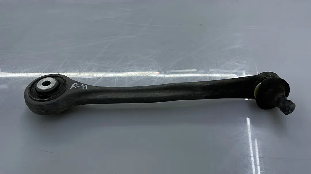 Upper arm (RH) - 2013 Audi A4