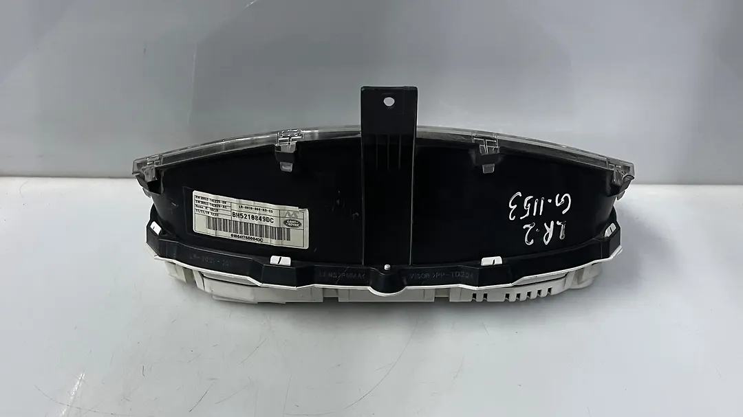 Speedometer - 2011 Land Rover LR2