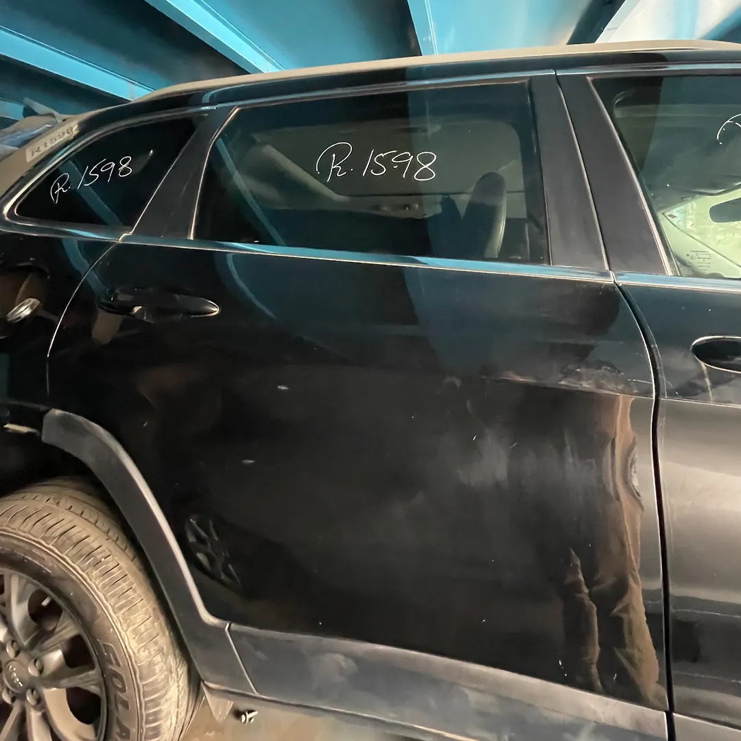 Door (RHB) - 2019 Jeep Cherokee