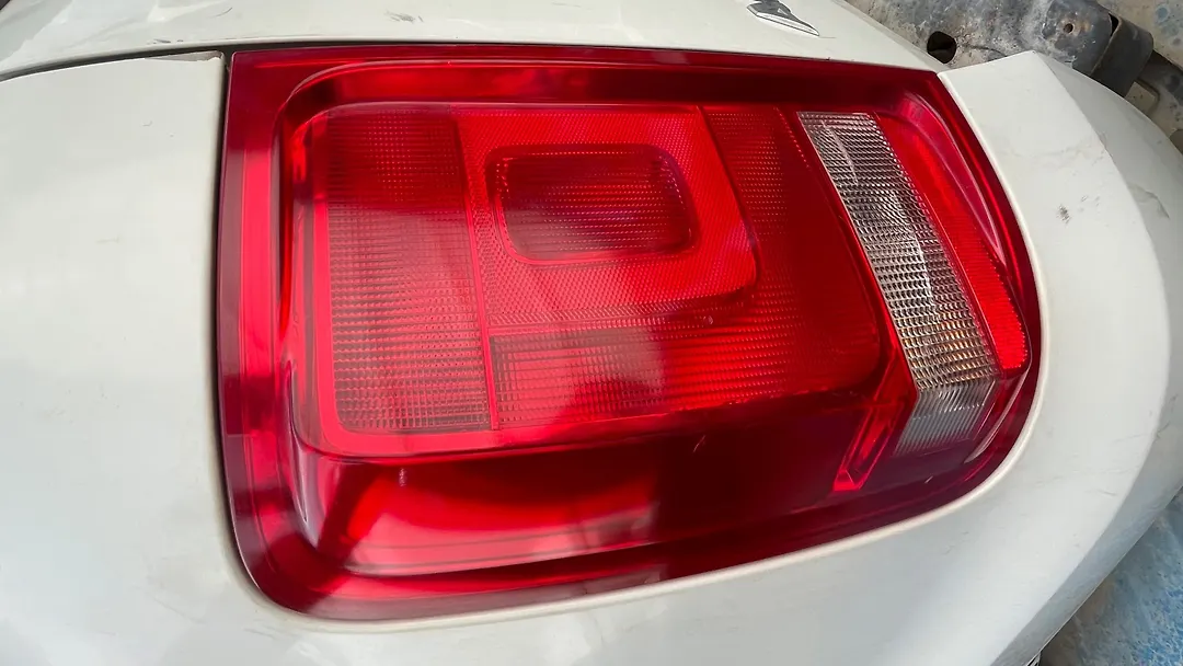 Tail Light (LH) - 2013 Volkswagen Amarok