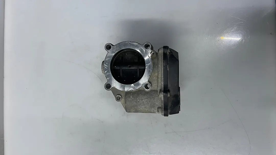 Throttle body - 2013 Volkswagen Amarok