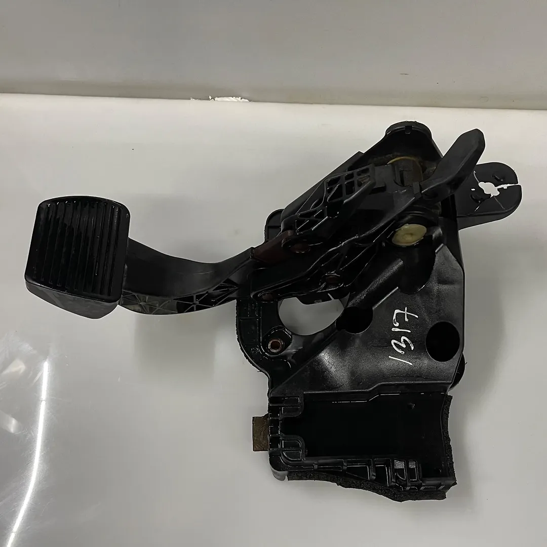 Pedal brake/clutch - 2012 Cadillac CTS