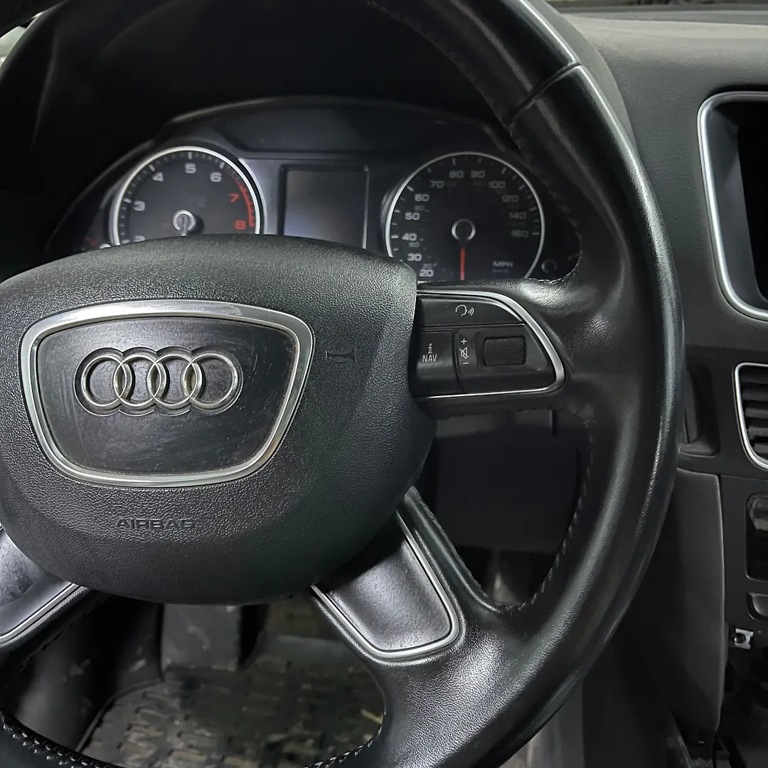 Steering wheel - 2016 Audi Q5 Quattro 