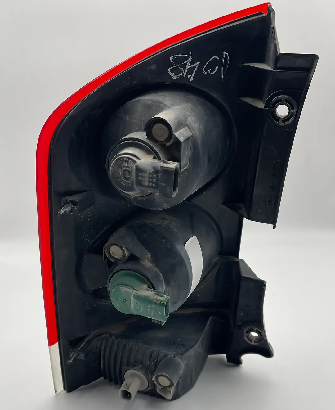 Tail Light (RH) - 2006 Nissan Armada