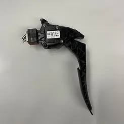 Accelerator pedal - 2010 Chevrolet Cruze LS