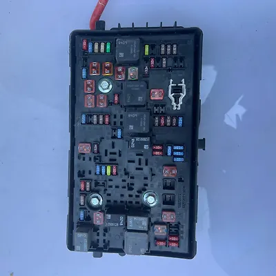 Fuse box - 2016 Chevrolet Impala