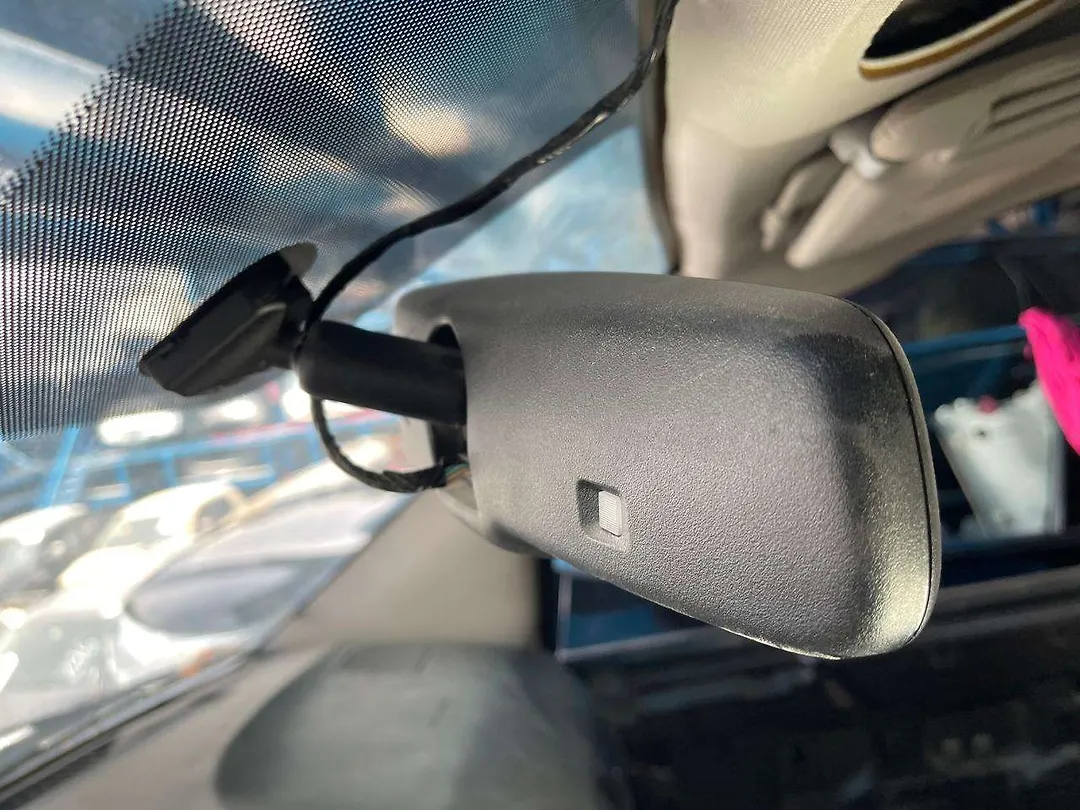 Rear view mirror - 2010 Nissan Armada