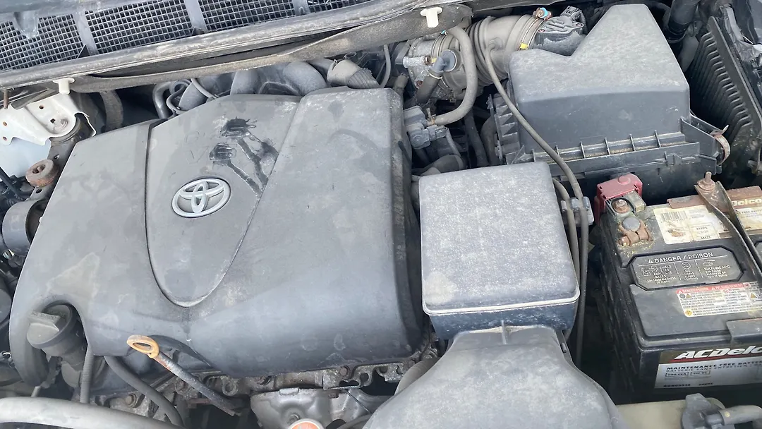 Engine  - 2017 Toyota Sienna LE