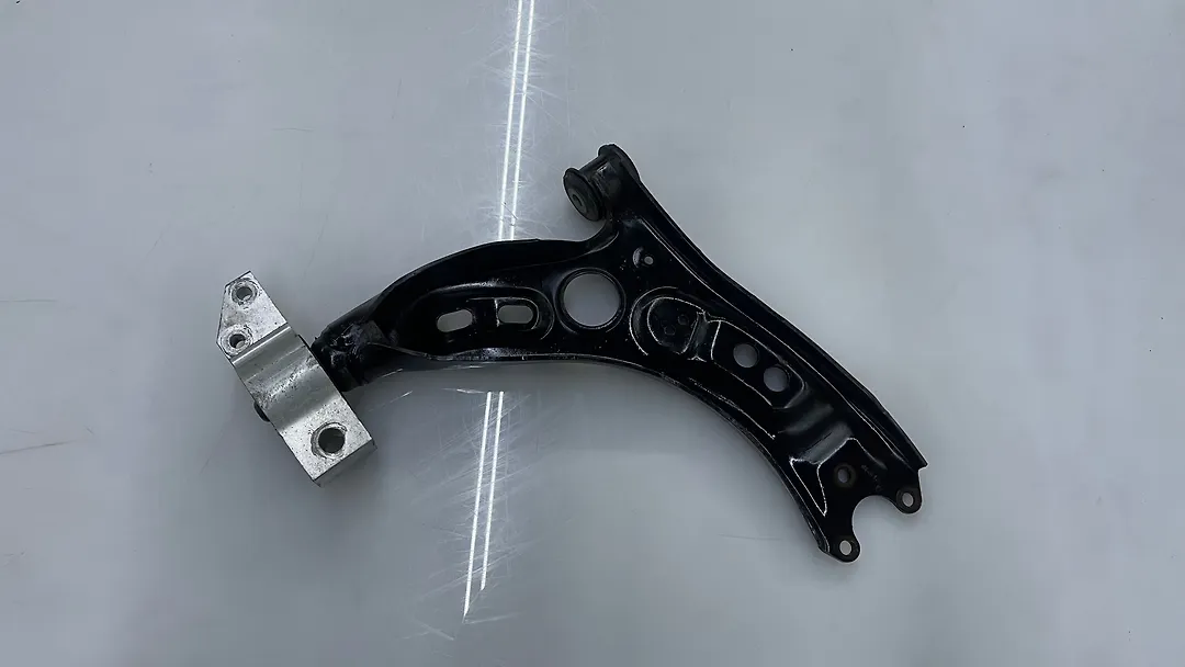 Lower arm (RH) - 2009 Volkswagen Scirocco