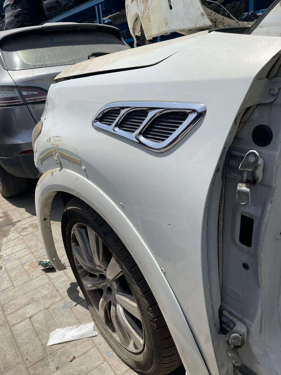 Fender (LHF) - 2012 Infiniti QX56