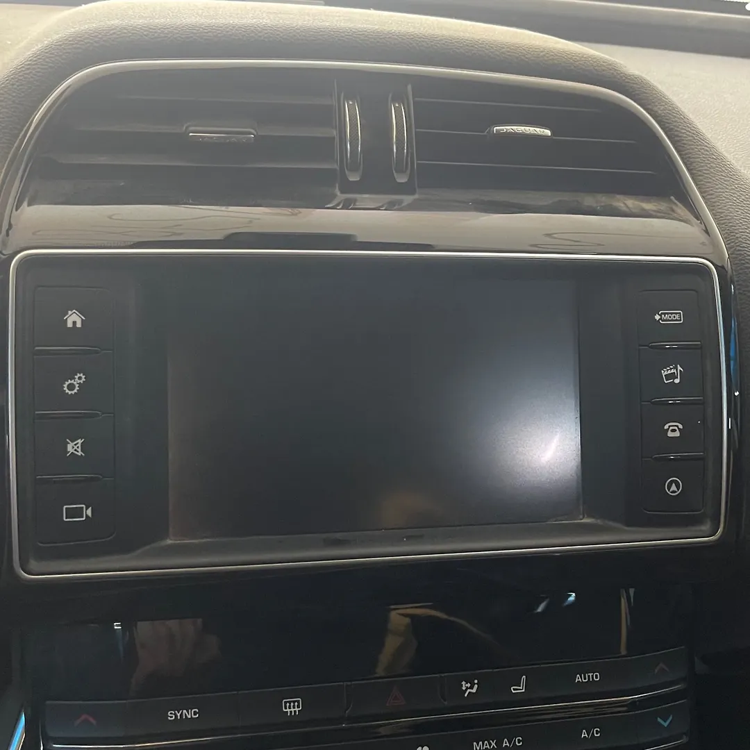 Info-gps-tv screen - 2017 Jaguar XE