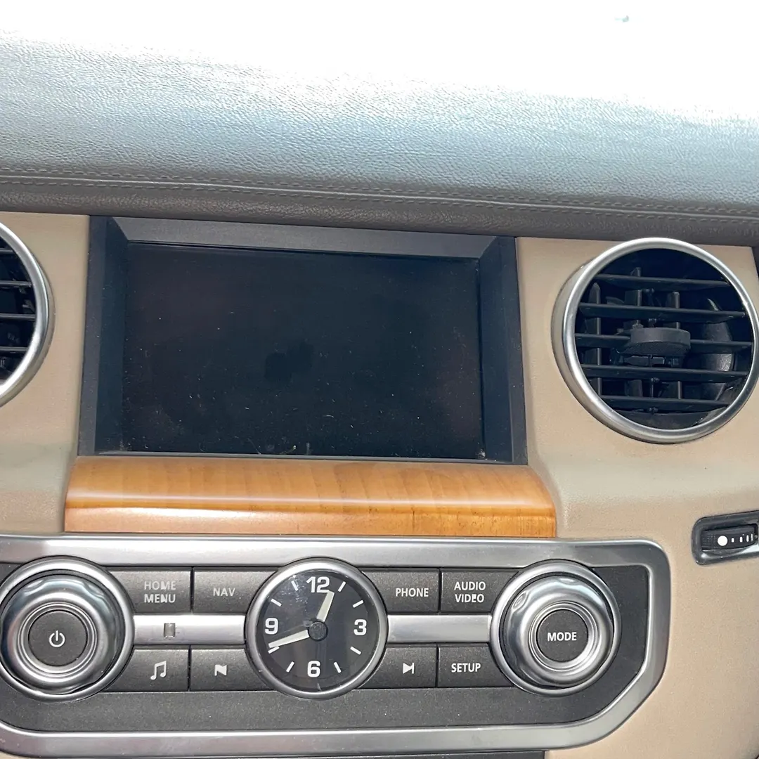 Info-gps-tv screen - 2014 Land Rover LR4