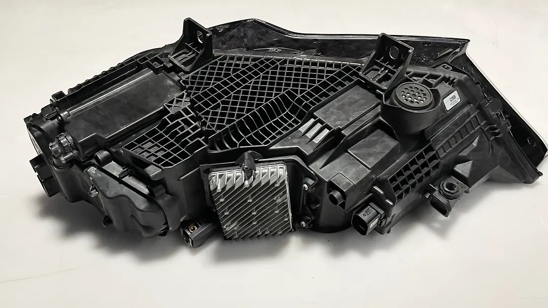 Headlight (RH) - 2021 Audi Q7