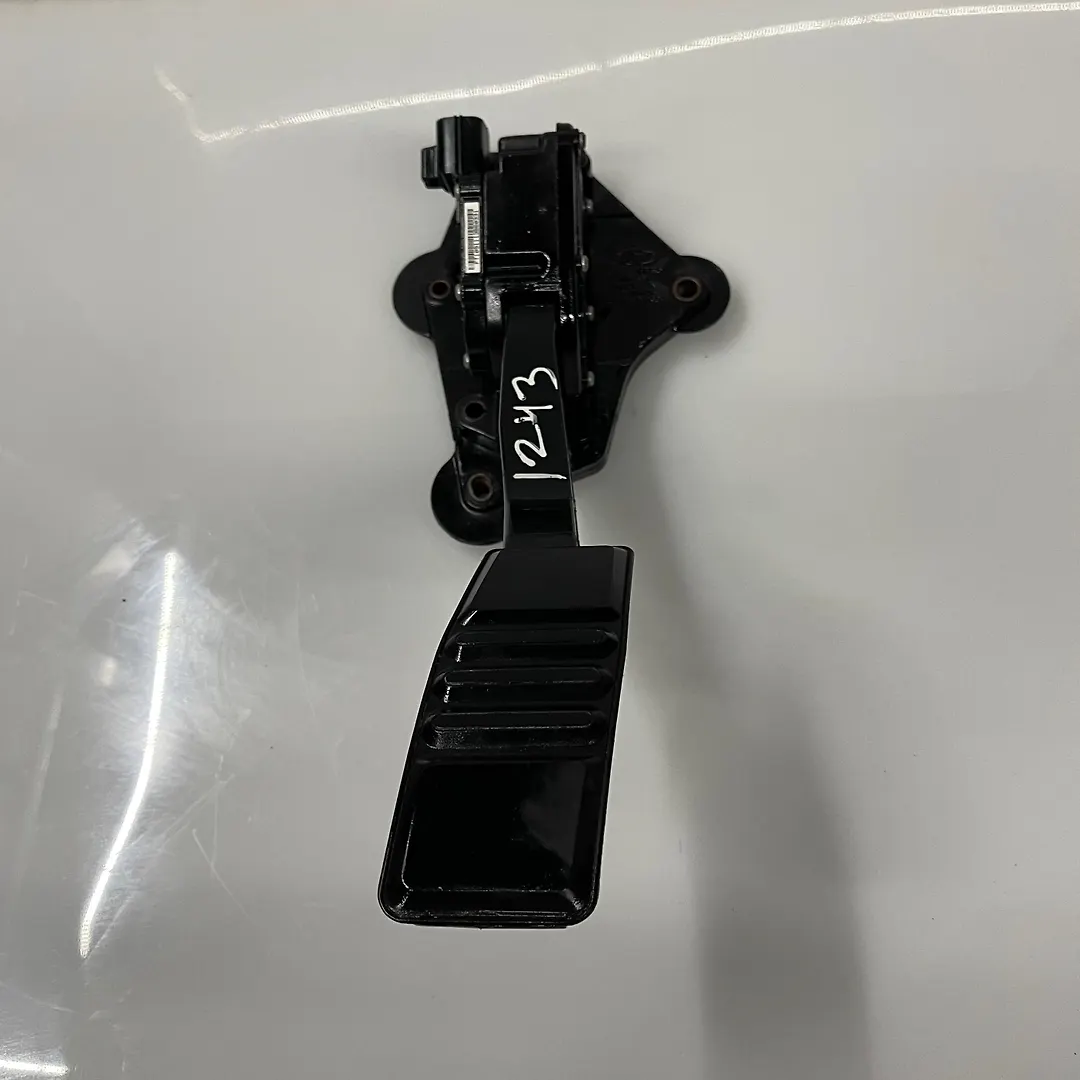 Accelerator pedal - 2010 Ford Mustang Base
