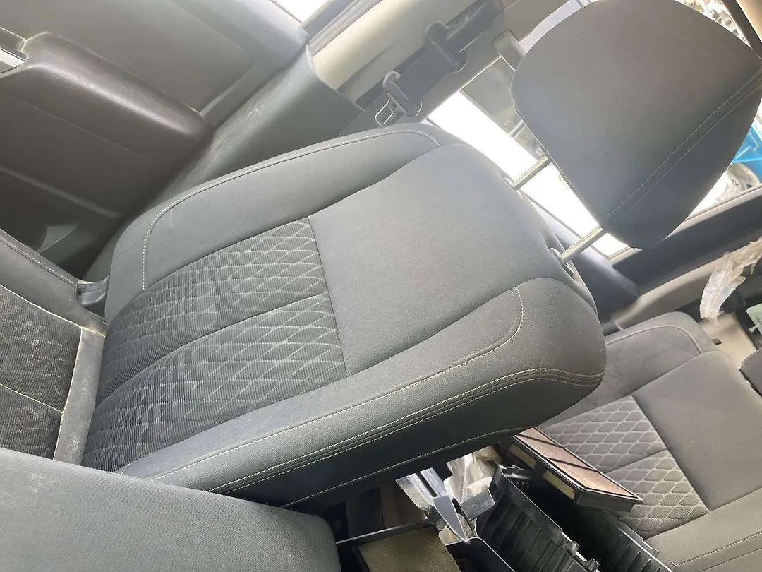 Front Seat (RHS) - 2018 Nissan Titan