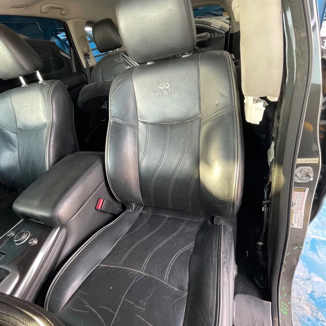 Front Seat (RHS) - 2013 Infiniti JX35