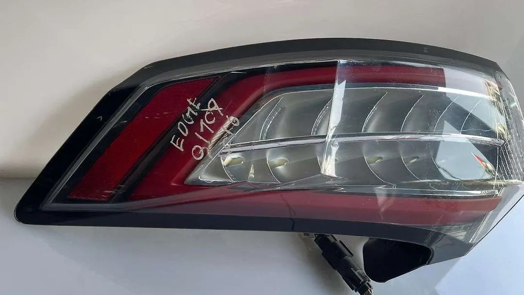 Tail Light (RH) - 2016 Ford Edge SE