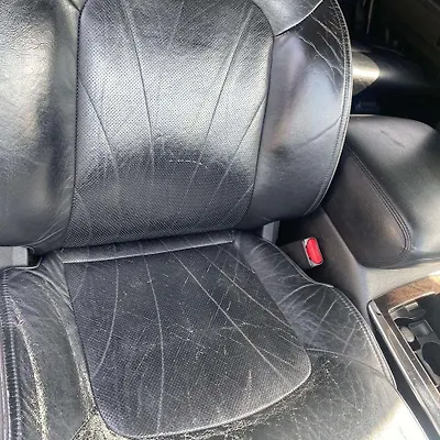 Front Seat (RHS) - 2011 Infiniti QX56