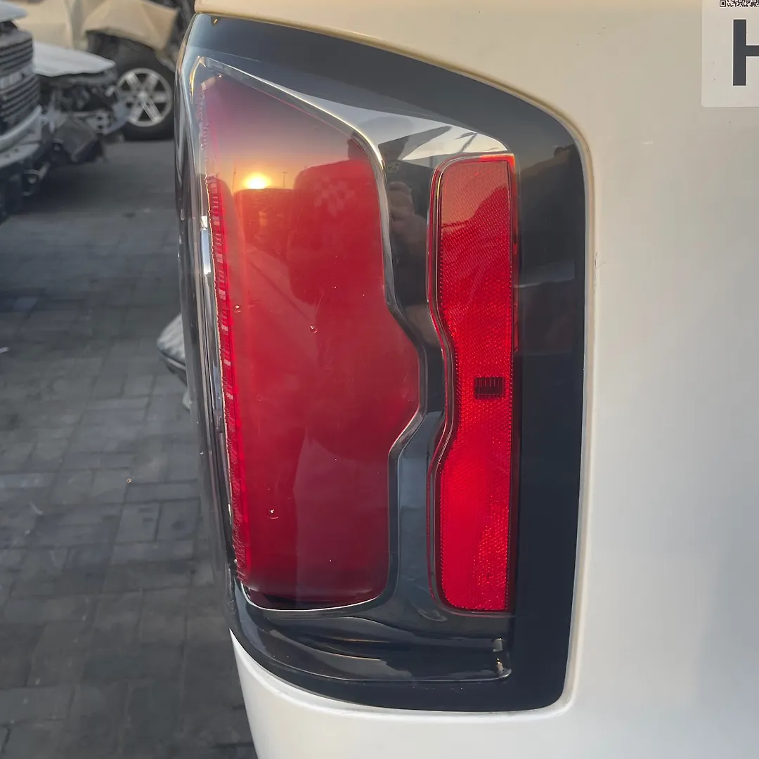 Tail Light (RH) - 2016 GMC Sierra