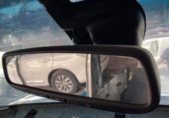 Rear view mirror - 2013 Infiniti QX56