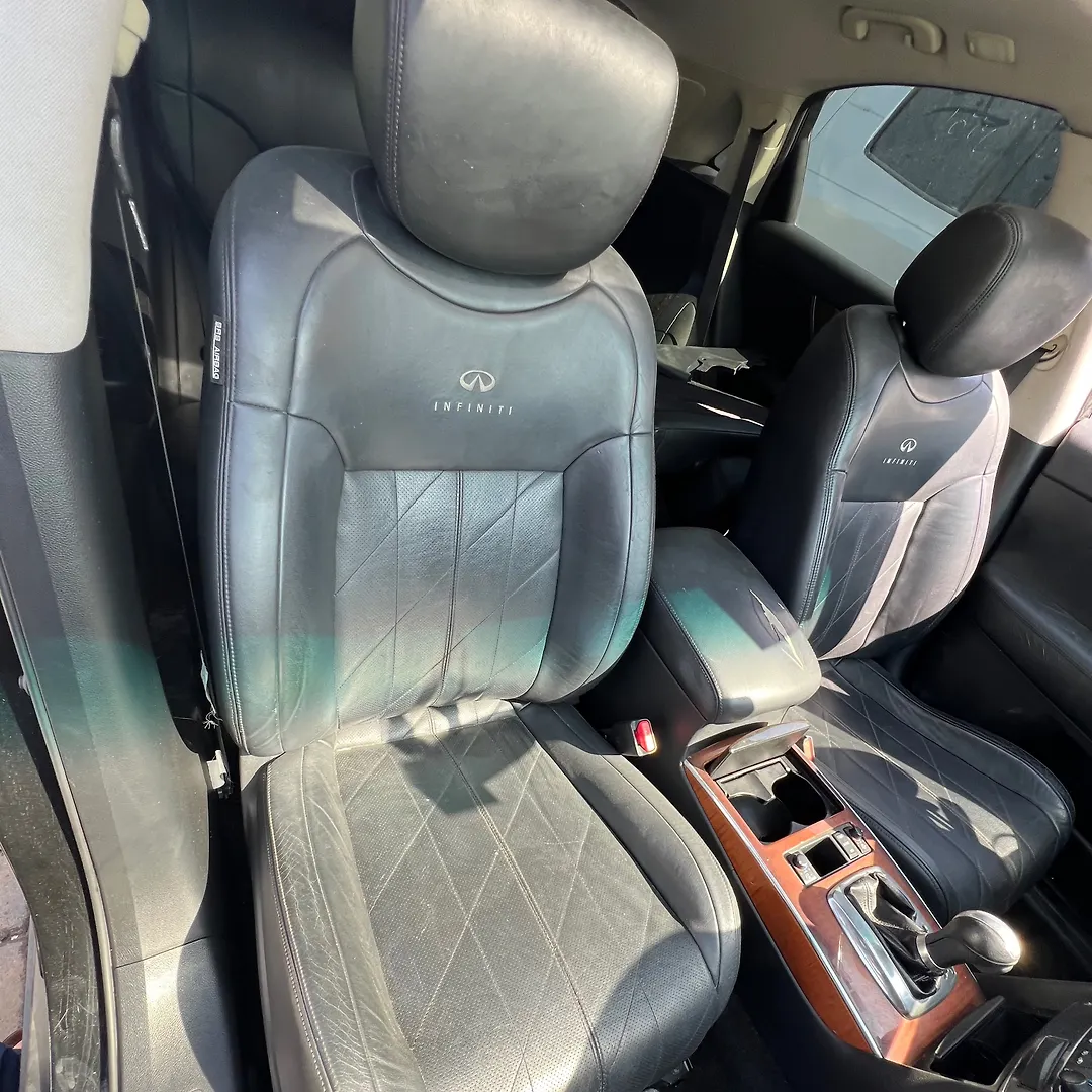 Front Seat (RHS) - Infiniti