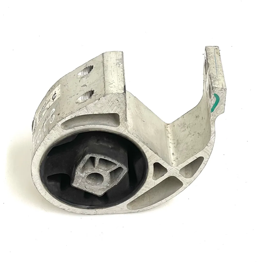 Mount bracket - 2018 Chevrolet Traverse LT Cloth