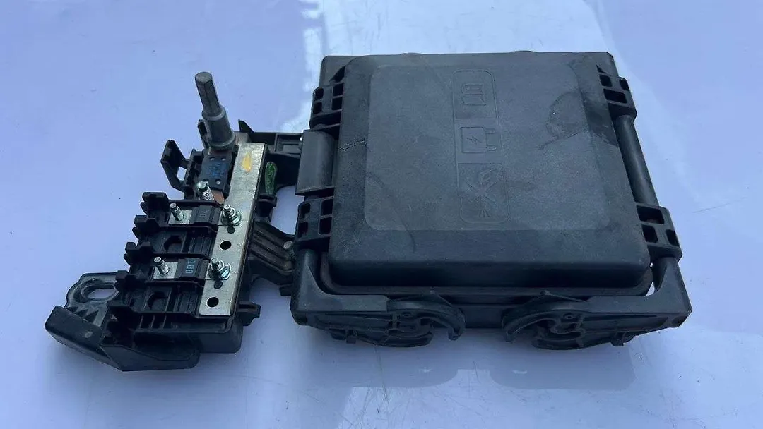 Fuse box - 2014 Cadillac CTS