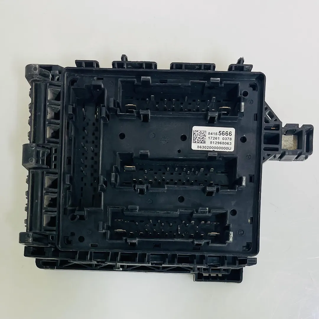 Fuse box - 2019 Cadillac XT4 Premium Luxury FWD