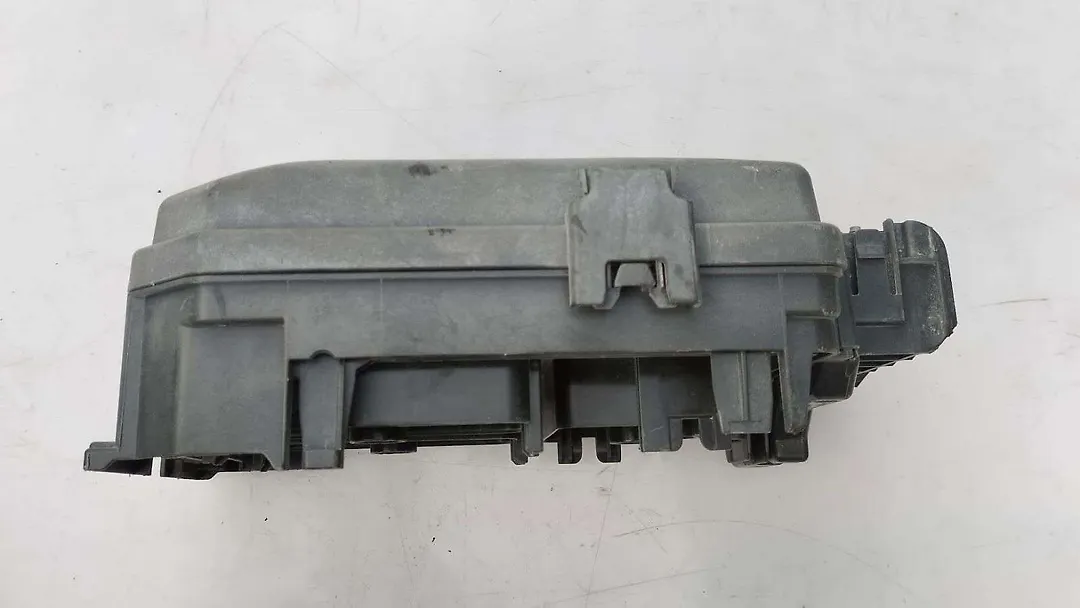 Fuse box - 2018 GMC Terrain