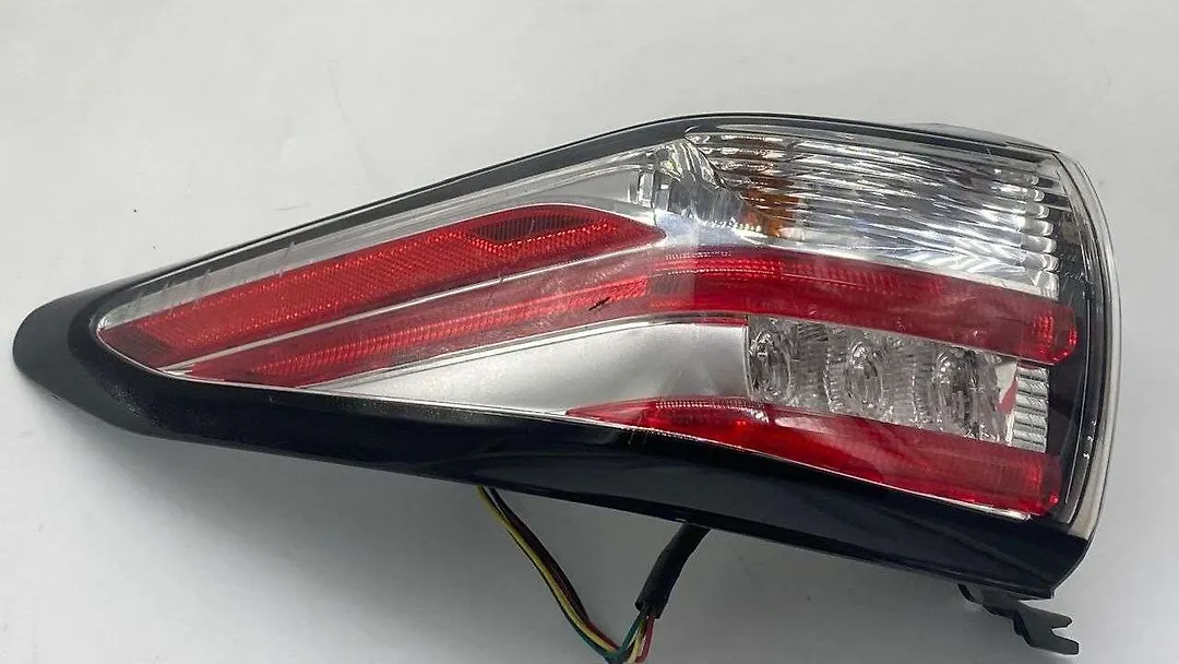 Tail Light (RH) - 2015 Nissan Murano