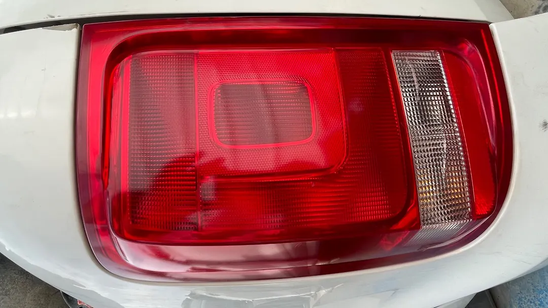 Tail Light (LH) - 2013 Volkswagen Amarok