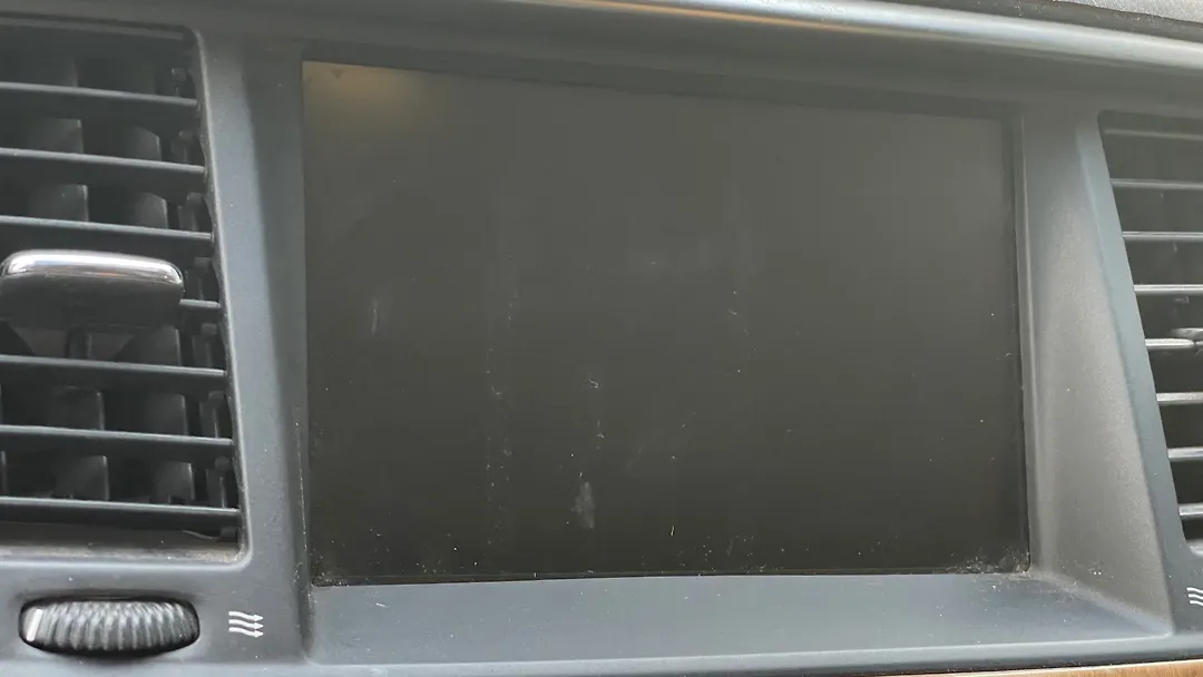 Info-gps-tv screen - 2011 Infiniti QX56 5.6i