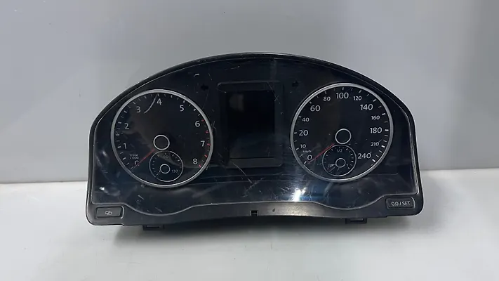 Speedometer - 2010 Volkswagen Tiguan