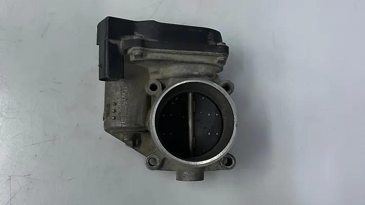 Throttle body - 2010 Volkswagen Passat