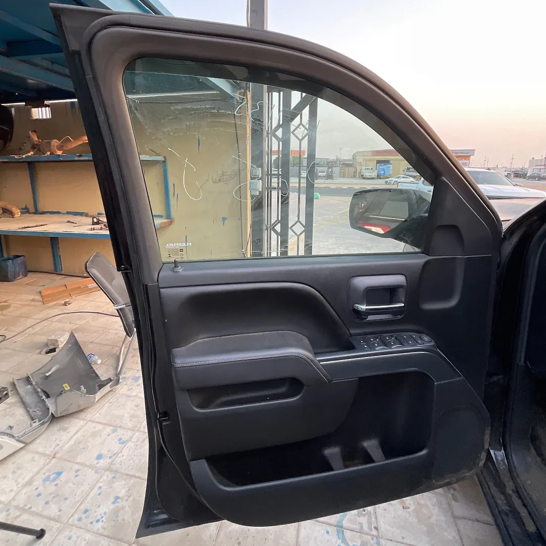 Door (RHF) - 2017 Chevrolet SILVERADO LT