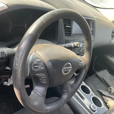 Steering wheel - 2013 Nissan Pathfinder