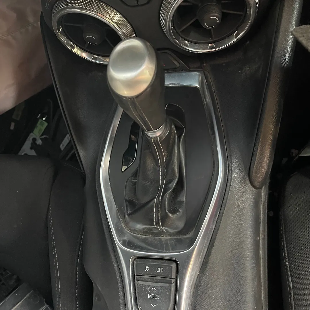 Gear Shift Knob(Automatic) - 2019 Chevrolet Camaro