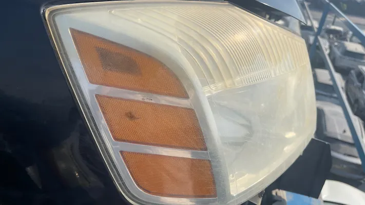 Headlight (RH) - 2006 Nissan Armada