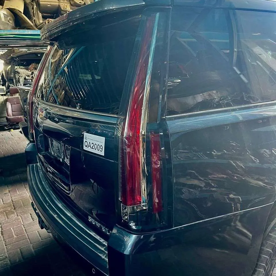 Tailgate - 2019 Cadillac Escalade Luxury