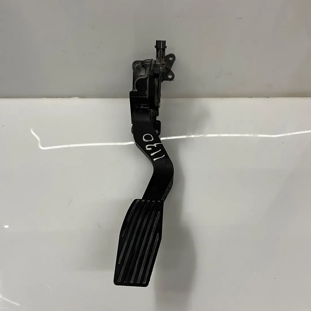 Accelerator pedal - 2018 Jeep Compass Longitude