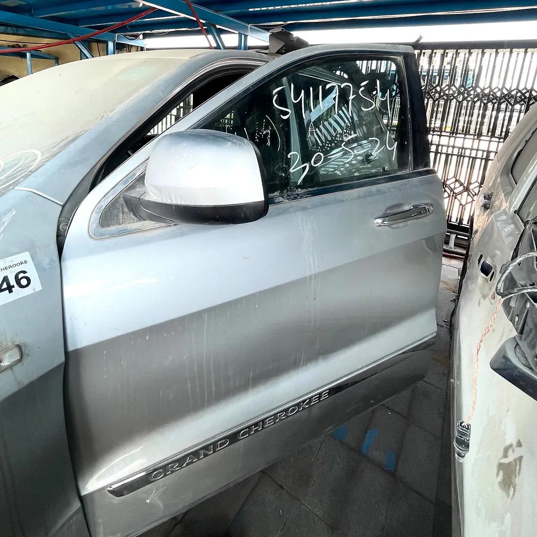 Door (LHF) - 2013 Jeep GRAND CHEROOKE