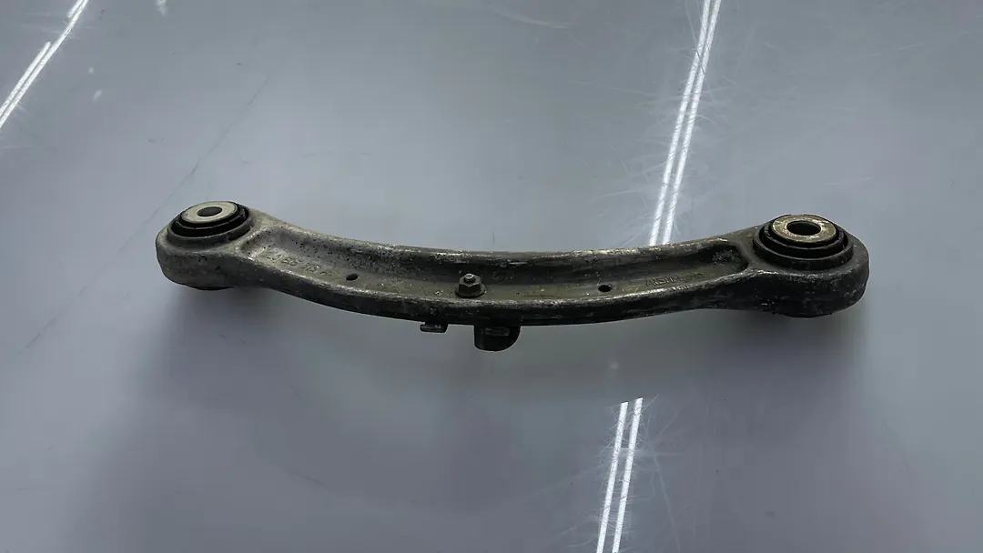 Upper arm (RH) - 2009 Volkswagen Touareg