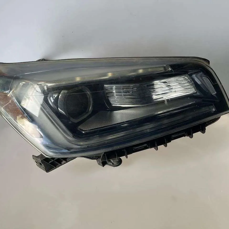 Headlight (RH) - 2015 GMC Acadia